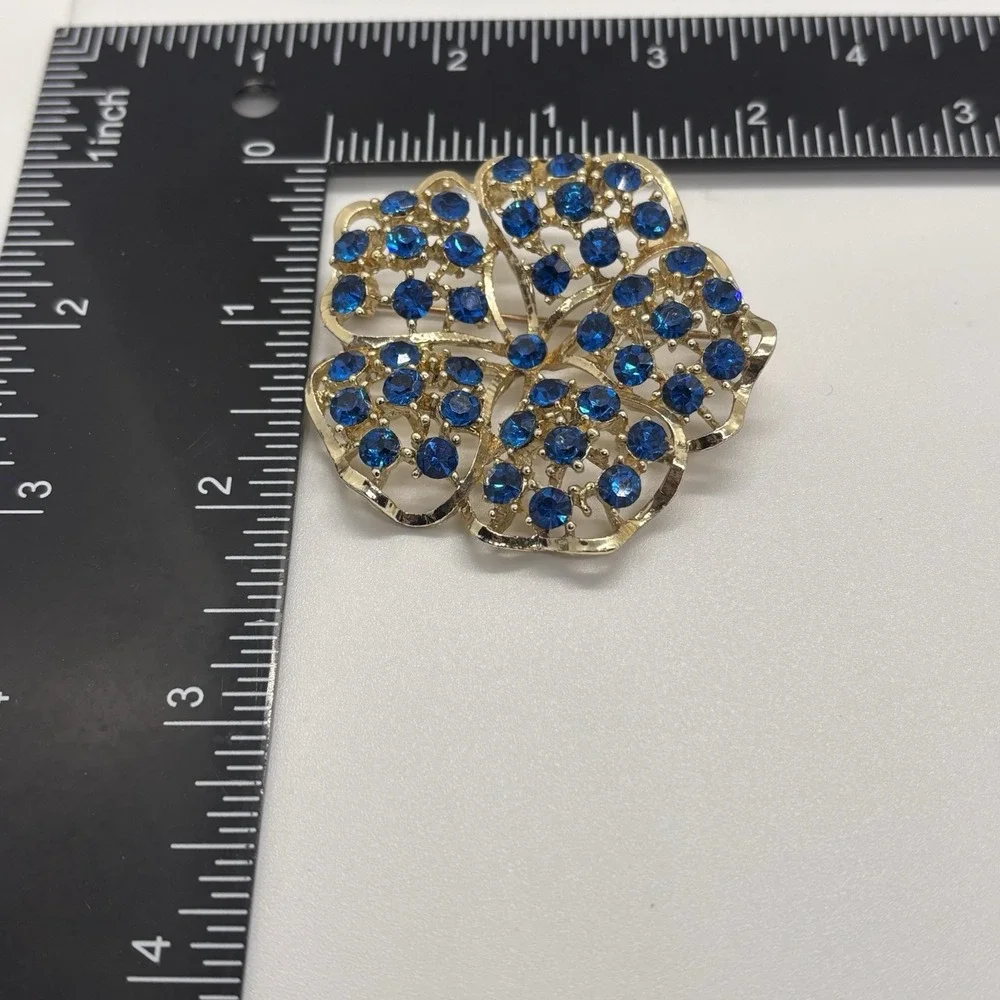 Vintage Brooch Blue Rhinestone Pin Costume Jewelry Retro‎ Statement
